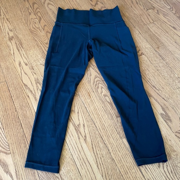 Athleta Pants - Athleta 7/8 Salutation tight in Powervita